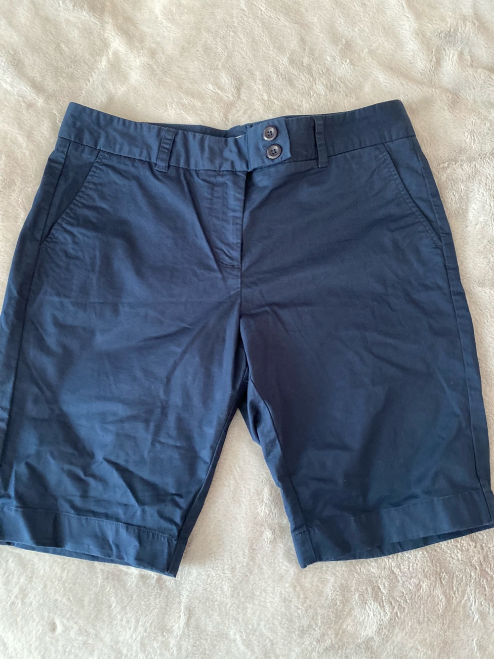 Vineyard Vines navy blue Dayboat women’s 10” Bermuda shorts